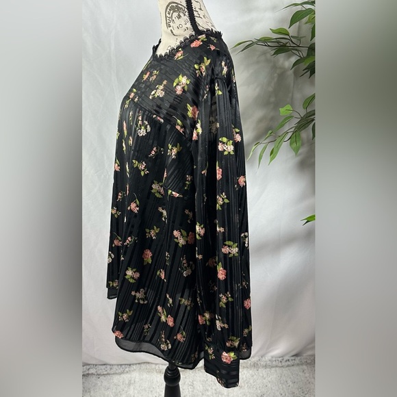 ModCloth Black Accentuated Ease Floral Metallic High Neck Long Sleeve Blouse, 4X - Picture 9 of 11